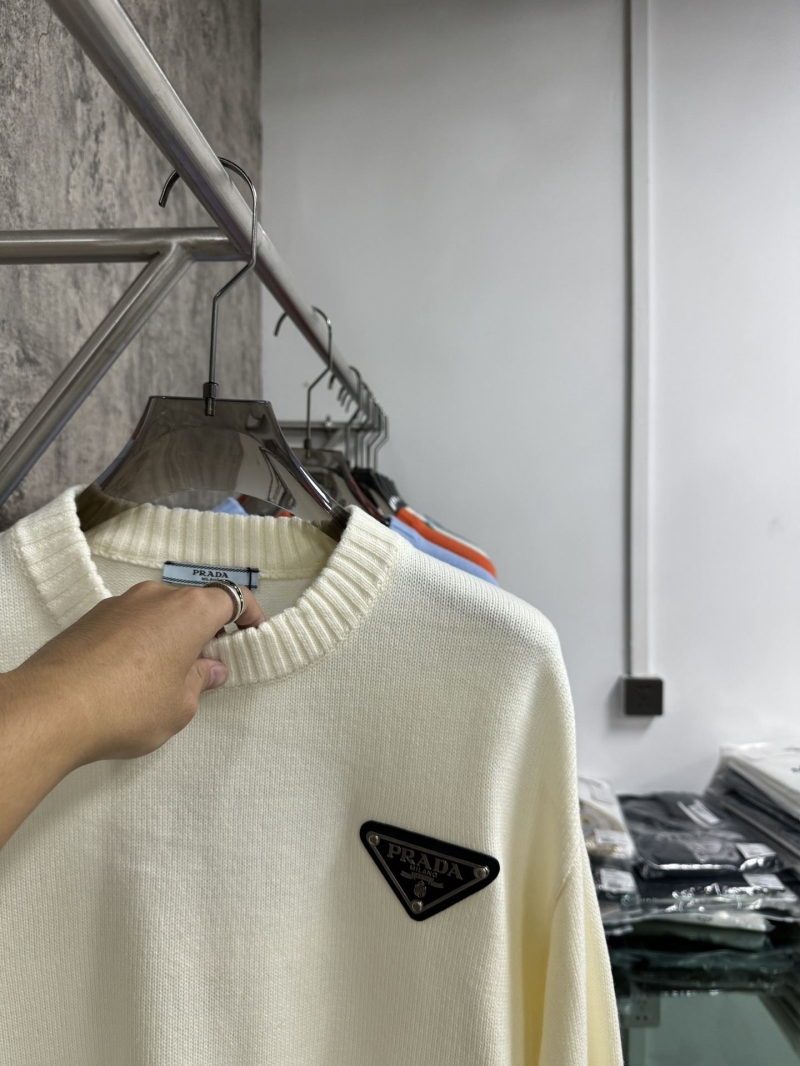 Pra*a sweater